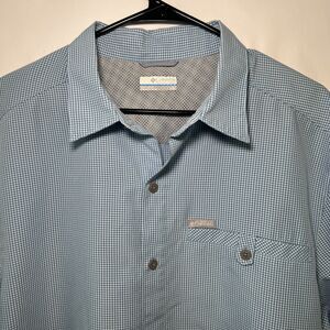 Columbia Short Sleeve Button Up Shirt Mens Size Large Blue Checks Camp Hiking